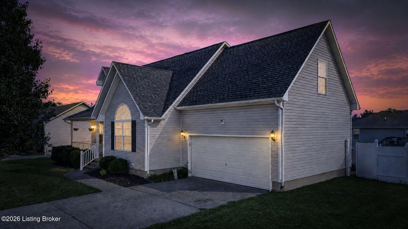 164 White Blossom Dr, Shepherdsville, KY 40165