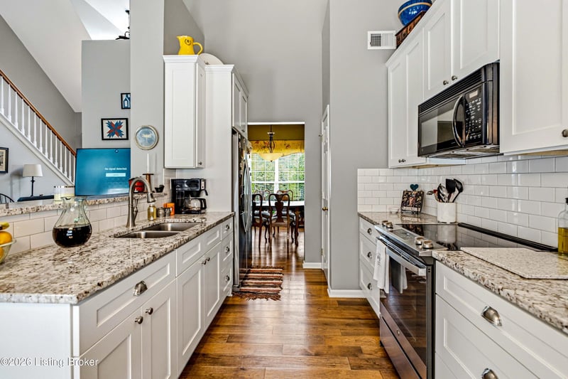 16408 Snaffel Bit Ct, Louisville, KY 40245