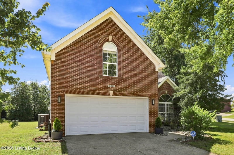 16412 Snaffel Bit Ct, Louisville, KY 40245