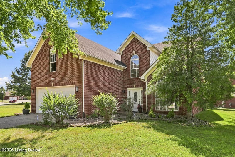 16412 Snaffel Bit Ct, Louisville, KY 40245