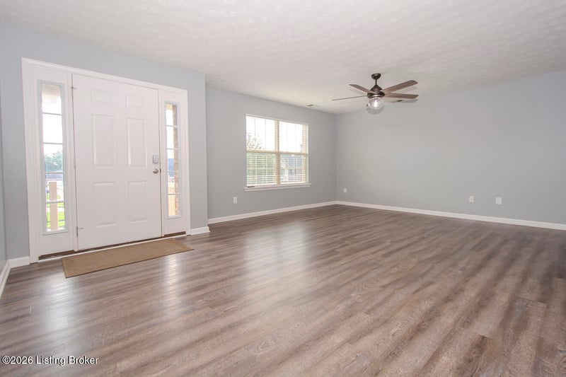 16420 Taunton Vale Rd, Louisville, KY 40245