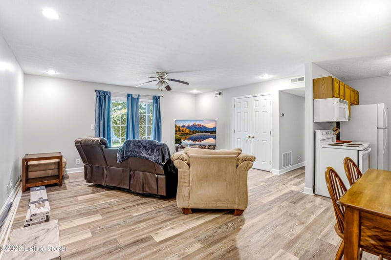 167 Central Blvd #44, Mt Washington, KY 40047