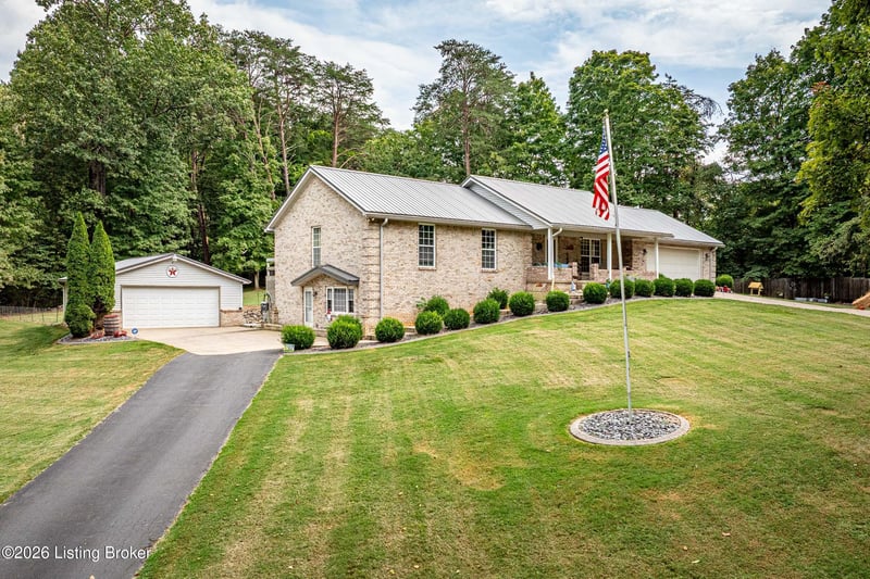 1670 Pine Creek Trl, Shepherdsville, KY 40165