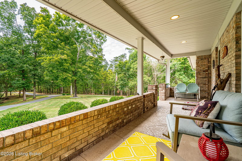 1670 Pine Creek Trl, Shepherdsville, KY 40165