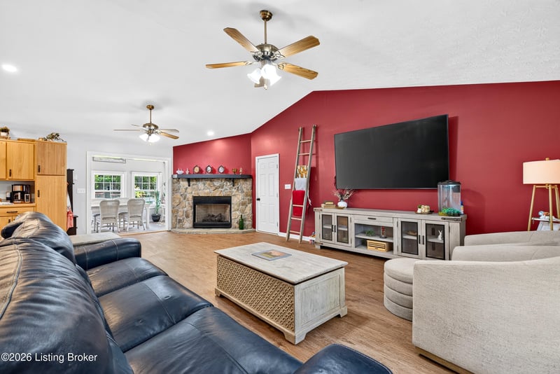 1670 Pine Creek Trl, Shepherdsville, KY 40165