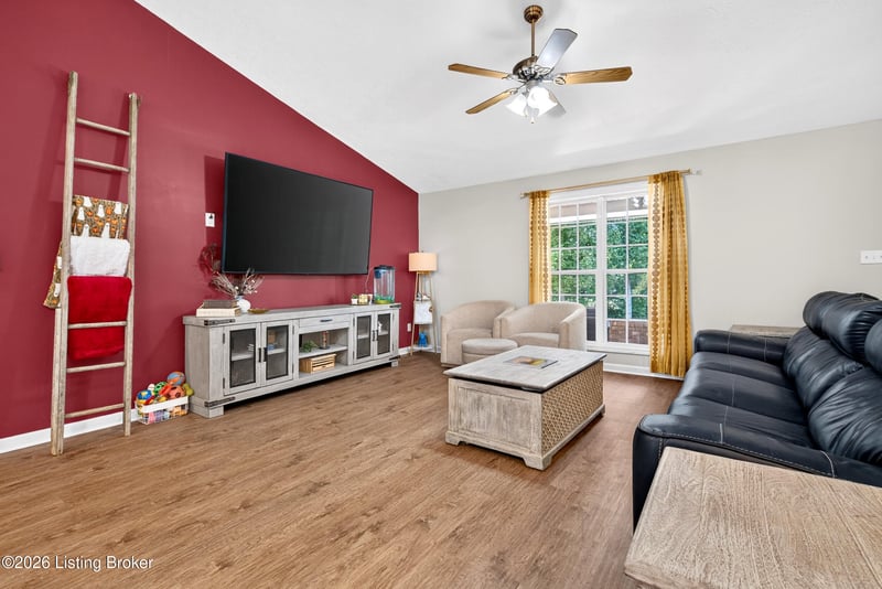 1670 Pine Creek Trl, Shepherdsville, KY 40165