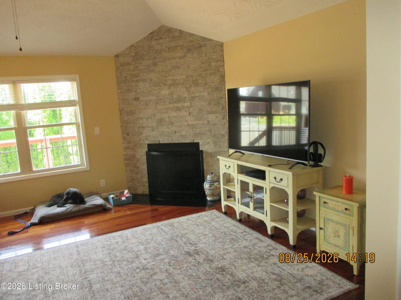 168 Maplewood Dr, Shepherdsville, KY 40165