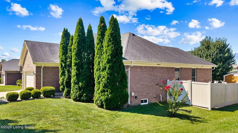 168 Maplewood Dr, Shepherdsville, KY 40165