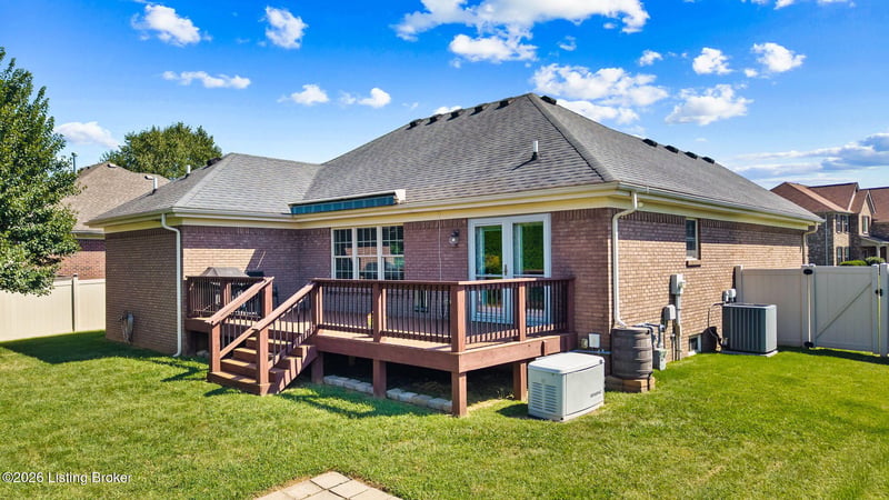 168 Maplewood Dr, Shepherdsville, KY 40165