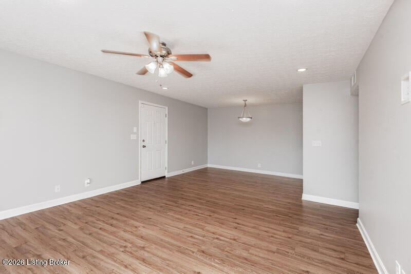 169 Central Blvd #APT 37, Mt Washington, KY 40047