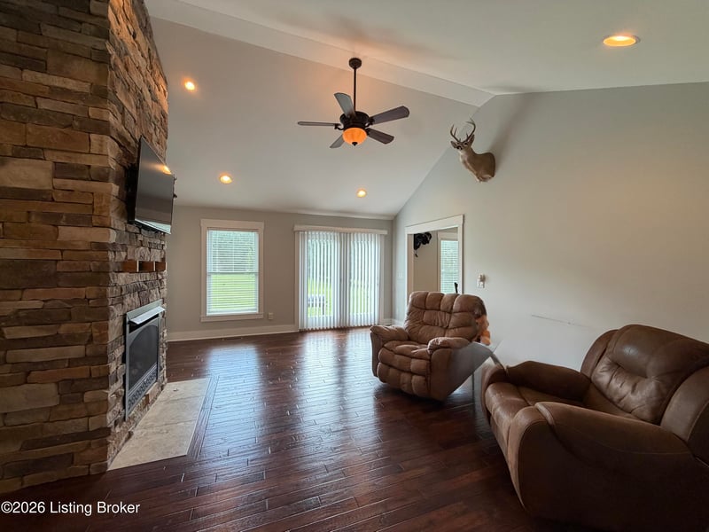 1695 Hall Simpson Rd, Loretto, KY 40037