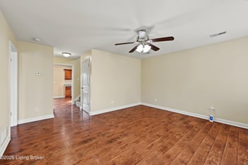170 Mockingbird Dr, Taylorsville, KY 40071