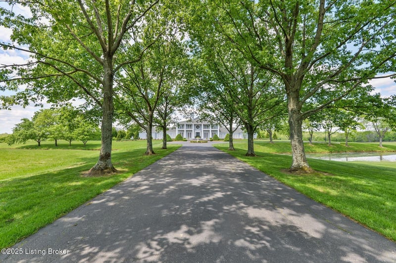 1700 Park Shore Rd, La Grange, KY 40031