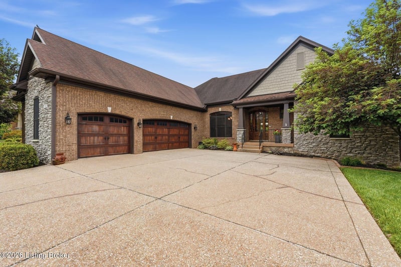 17000 Isabella View Pl, Fisherville, KY 40023