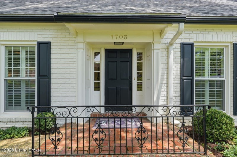 1703 Sweetbriar Ln, Louisville, KY 40207