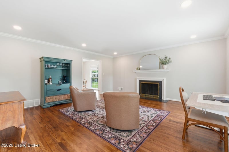 1703 Sweetbriar Ln, Louisville, KY 40207