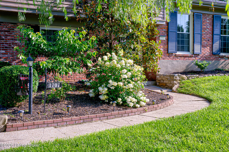 1707 Calder Ct, Louisville, KY 40205
