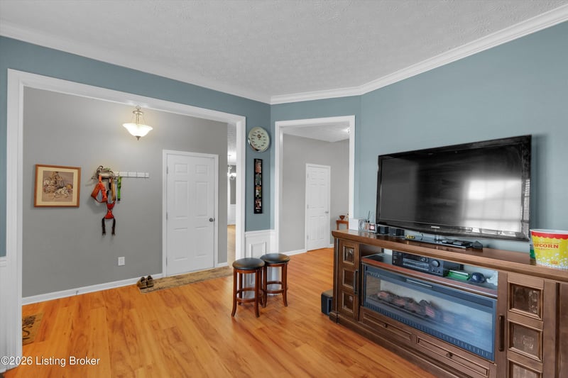 1707 Keating Dr, Louisville, KY 40245