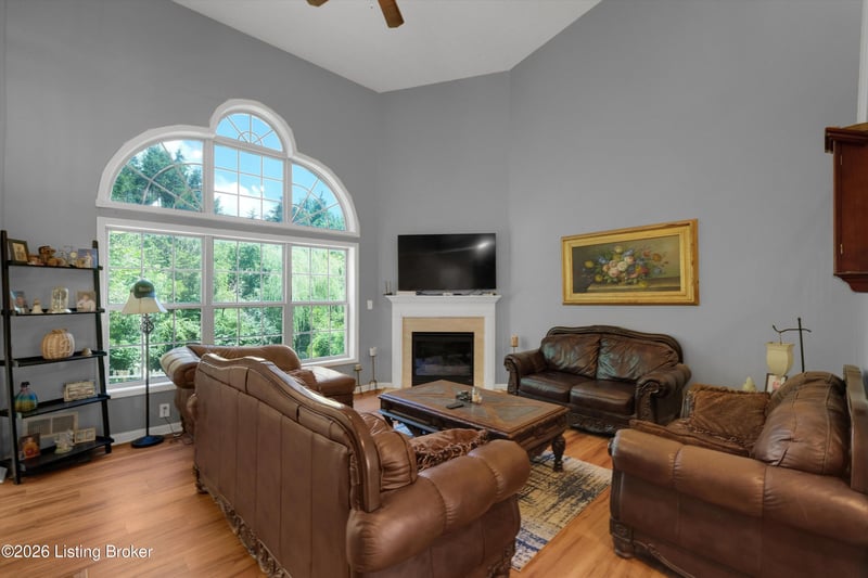 1707 Keating Dr, Louisville, KY 40245