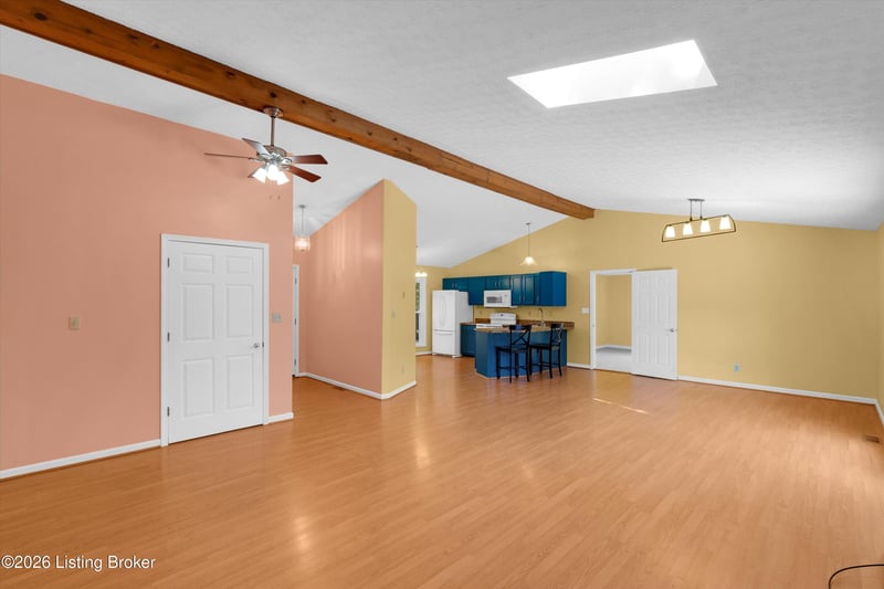 1711 Crestview Dr, La Grange, KY 40031