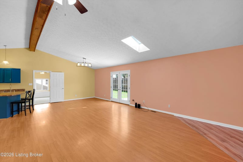 1711 Crestview Dr, La Grange, KY 40031