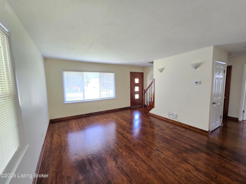 1714 Colony Ct, Louisville, KY 40216