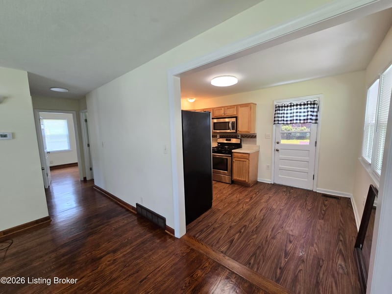1714 Colony Ct, Louisville, KY 40216