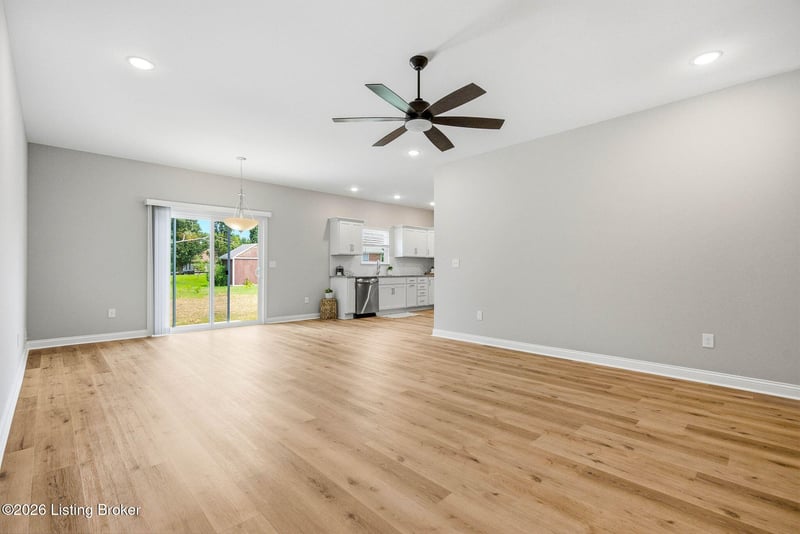 1715 Reel Dr, La Grange, KY 40031