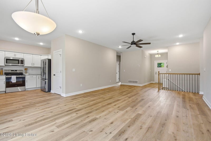 1715 Reel Dr, La Grange, KY 40031