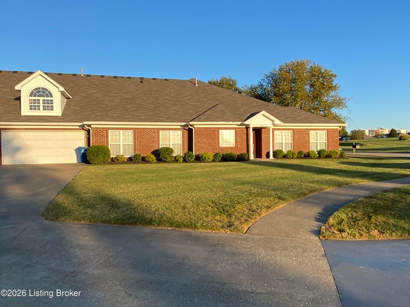 172 Clubhouse Dr, Shelbyville, KY 40065