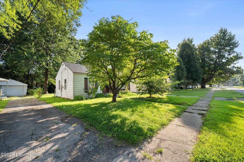 1721 Glenview Pl, Louisville, KY 40216