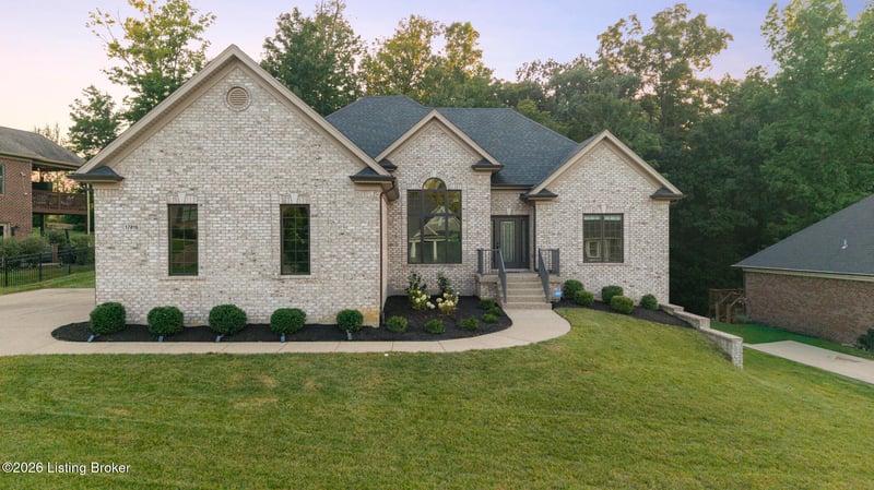17216 Shakes Creek Dr, Louisville, KY 40023