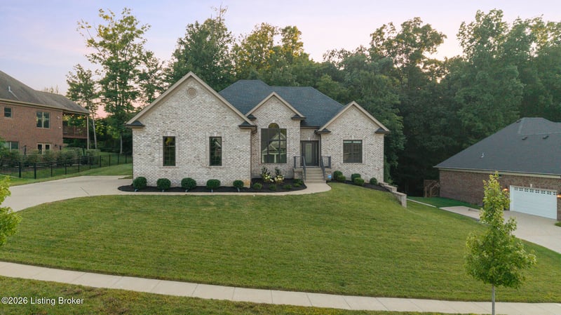 17216 Shakes Creek Dr, Louisville, KY 40023