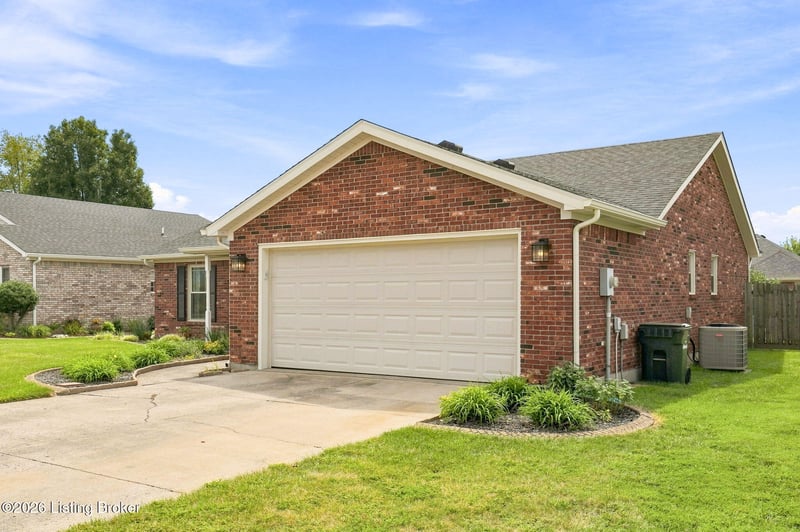 1722 Summerlin Place Pl, Jeffersonville, IN 47130
