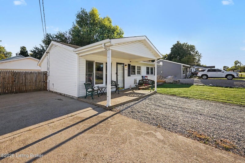 173 Crestwood Ln, Louisville, KY 40229