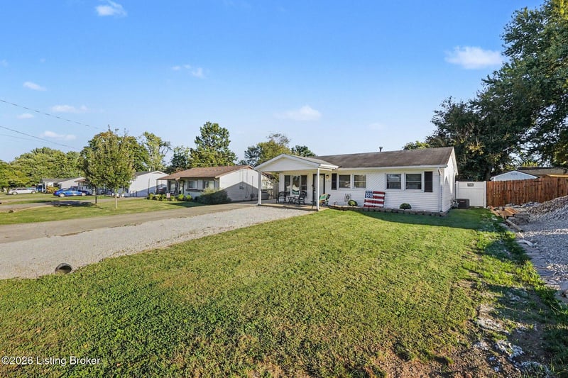 173 Crestwood Ln, Louisville, KY 40229