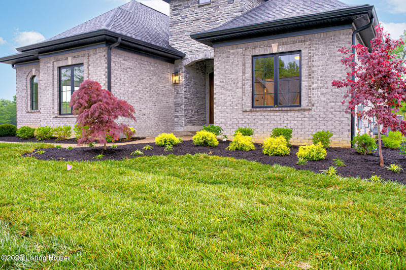 17303 White Oak Ct, Louisville, KY 40023
