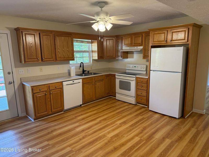 1734 Holly Ct, Radcliff, KY 40160