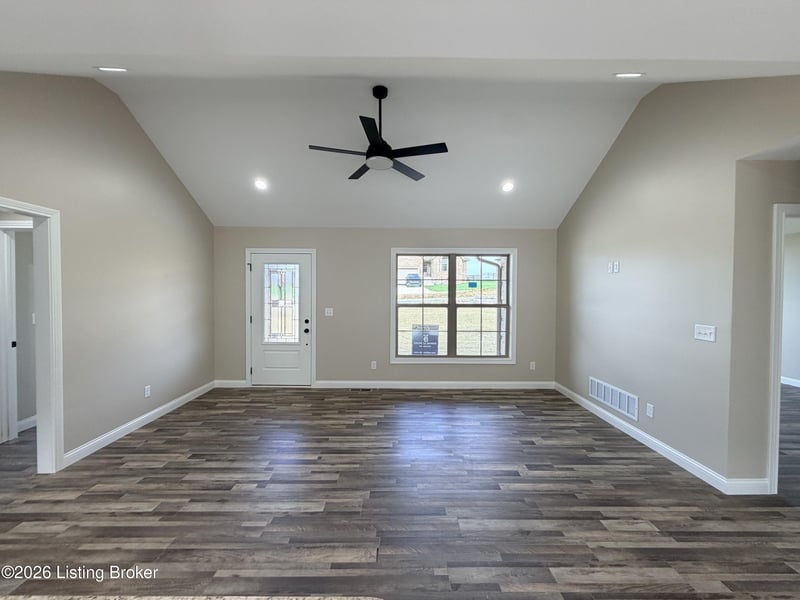174 New Orleans Ct, Taylorsville, KY 40071
