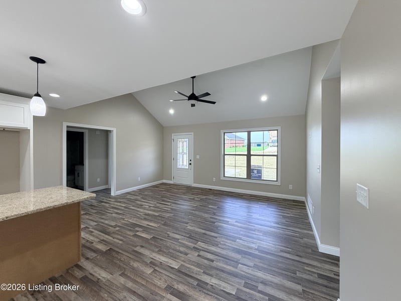 174 New Orleans Ct, Taylorsville, KY 40071