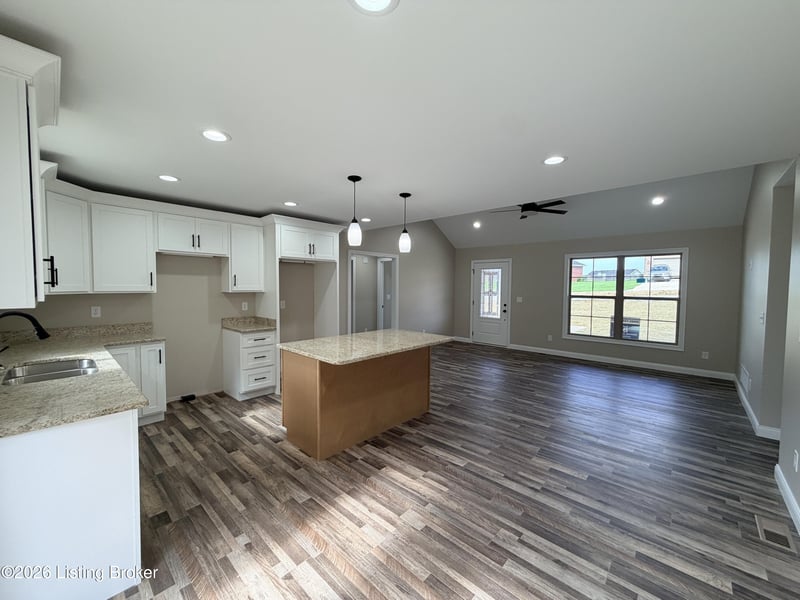 174 New Orleans Ct, Taylorsville, KY 40071