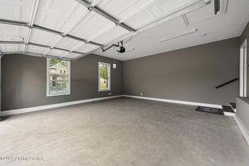 17403 Shakes Creek Dr, Louisville, KY 40023