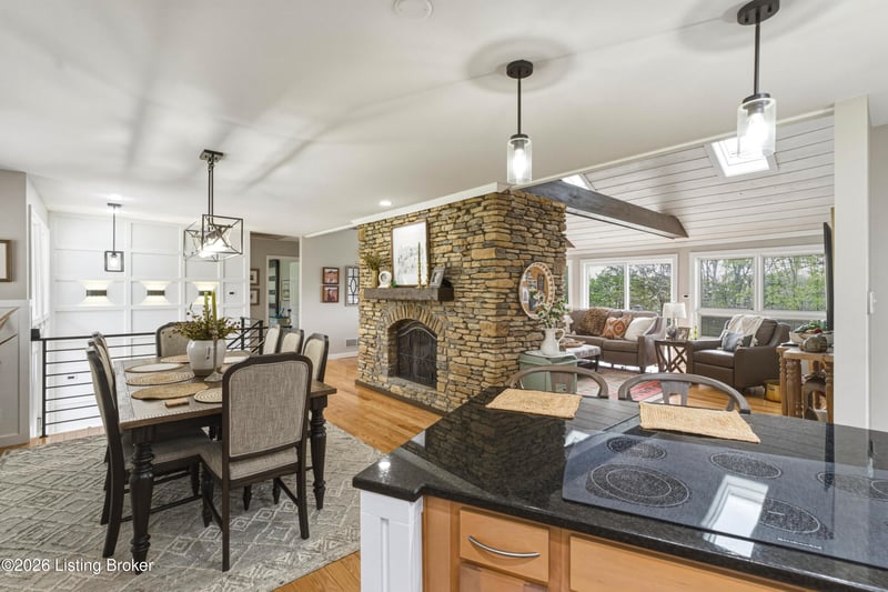 17500 Creek Rock Rd, Fisherville, KY 40023