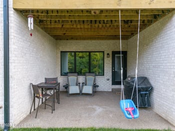 17511 Shakes Creek Dr, Louisville, KY 40023