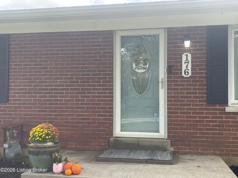 176 Forest Dr, Mt Washington, KY 40047