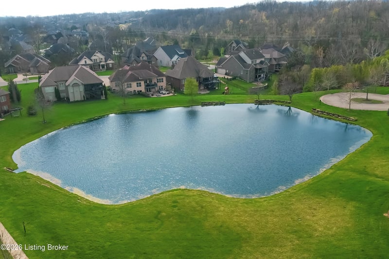 17709 Shakes Creek Dr, Fisherville, KY 40023