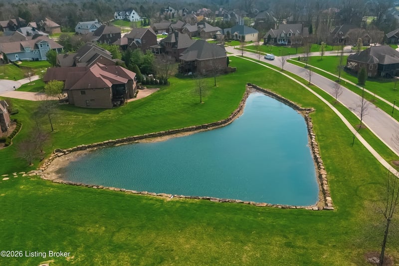 17709 Shakes Creek Dr, Fisherville, KY 40023