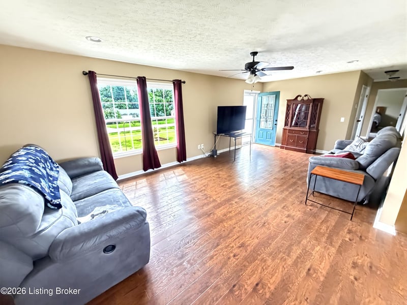 178 Casablanca Ct, Cecilia, KY 42724