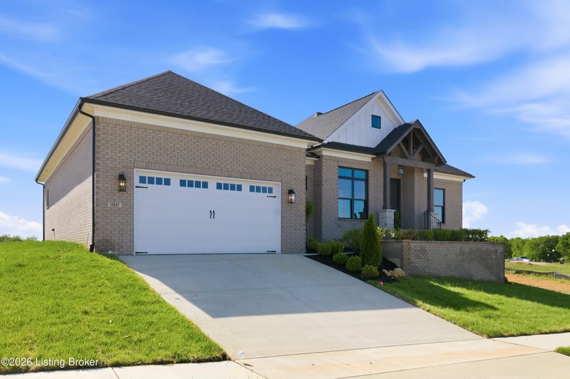 17827 Shakes Creek Dr, Fisherville, KY 40023