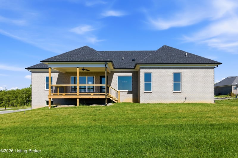 17827 Shakes Creek Dr, Fisherville, KY 40023